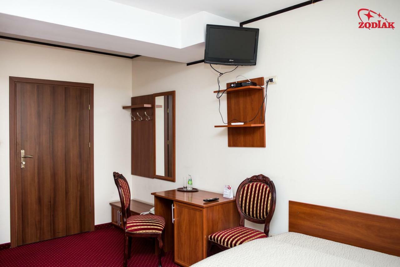 Hotel Zodiak Radomsko Buitenkant foto